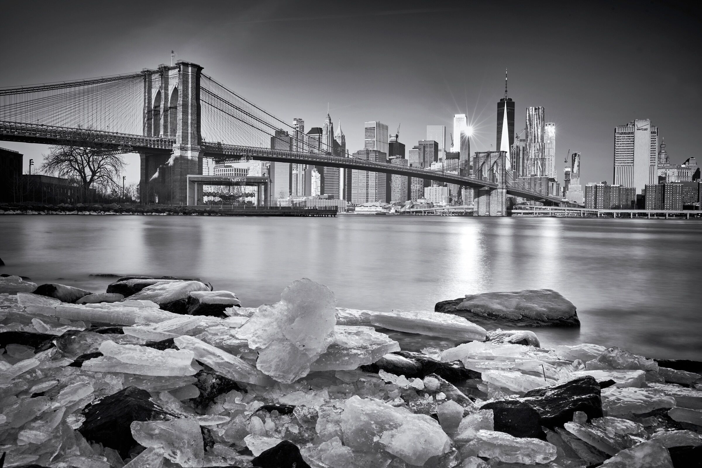 Fototapete PAPERMOON "Photo-Art MARTIN FROYDA, NEW YORK - BROOKLYN BRIDGE", bunt, B:1,5m L:1,11m, Vlies, Tapeten, Fototapete bunt B/L: 1,5m x 1,11m, Bahnen: 7 Stk.