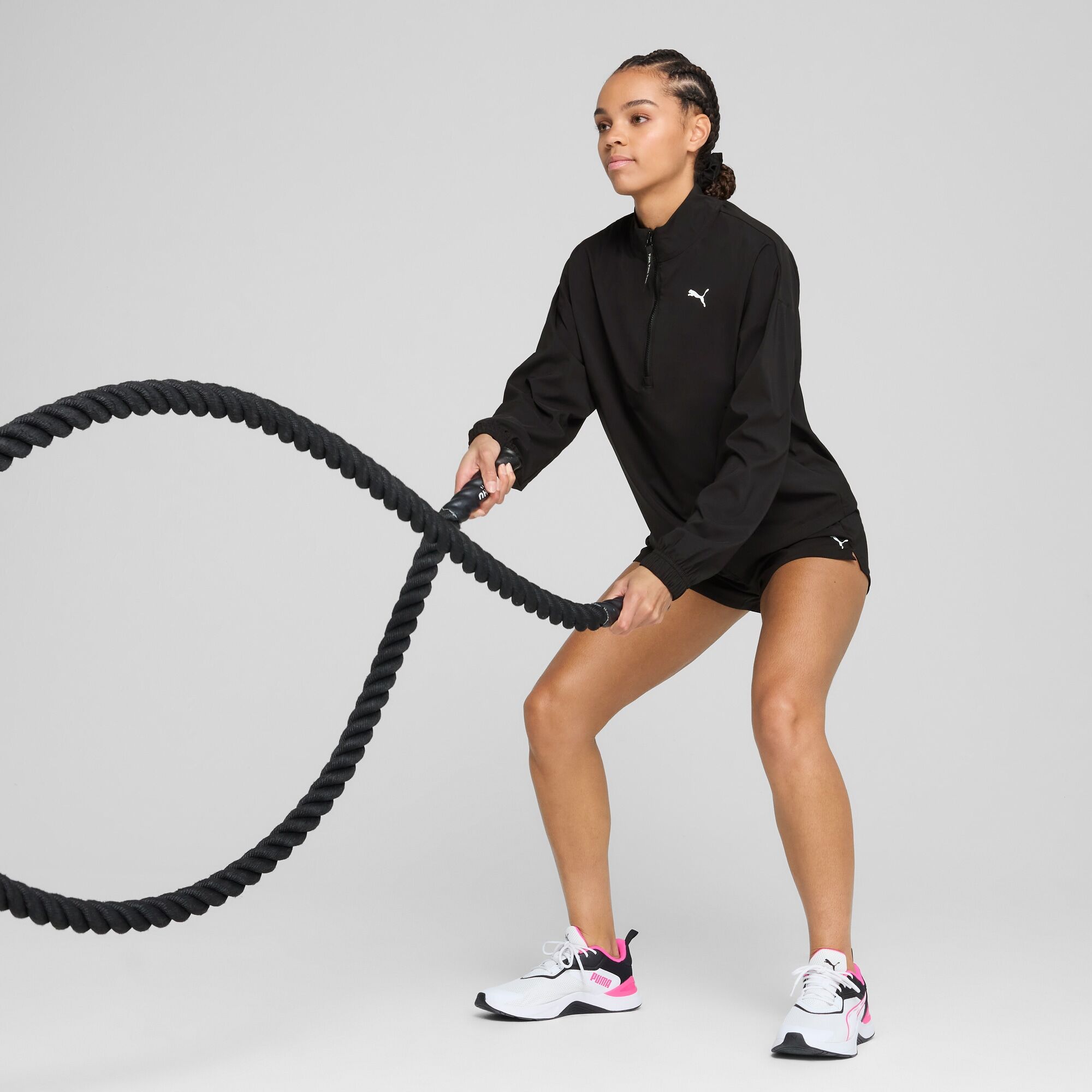 Trainingsjacke PUMA "W STRONG WOVEN JACKET", Damen, Gr. S, schwarz (puma schwarz), Obermaterial: 100% Polyester, relaxed fit normal, Jacken Trainingsjacke, für Fitness-Workout, atmungsaktives Material, Relaxed Fit puma schwarz S