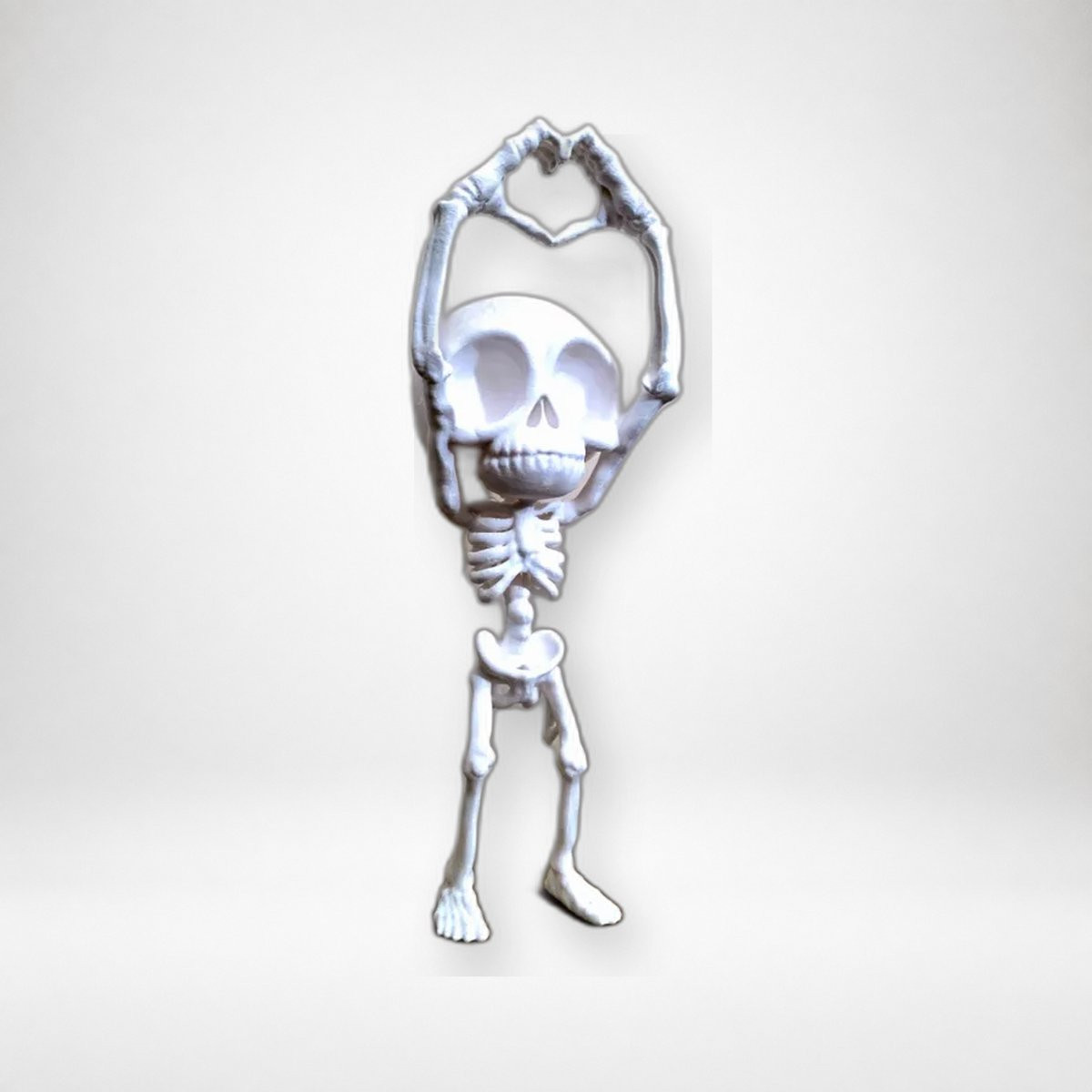Skushy Skelet Beeldje met Hartvormige Handen - Decoratief Skeleton Figuur voor op Bureau, Kast of Boekenplank