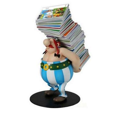 Obelix trägt Bücherstapel