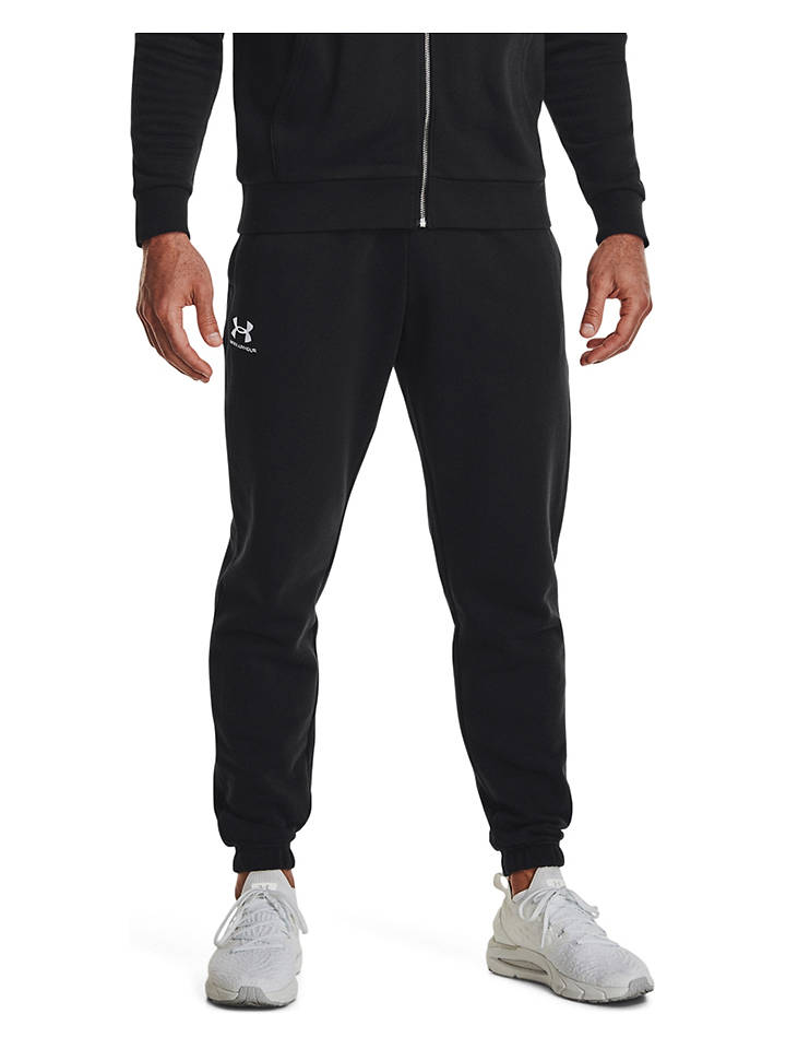 Under Armour Sweathose "Essential" in Schwarz - XXL
