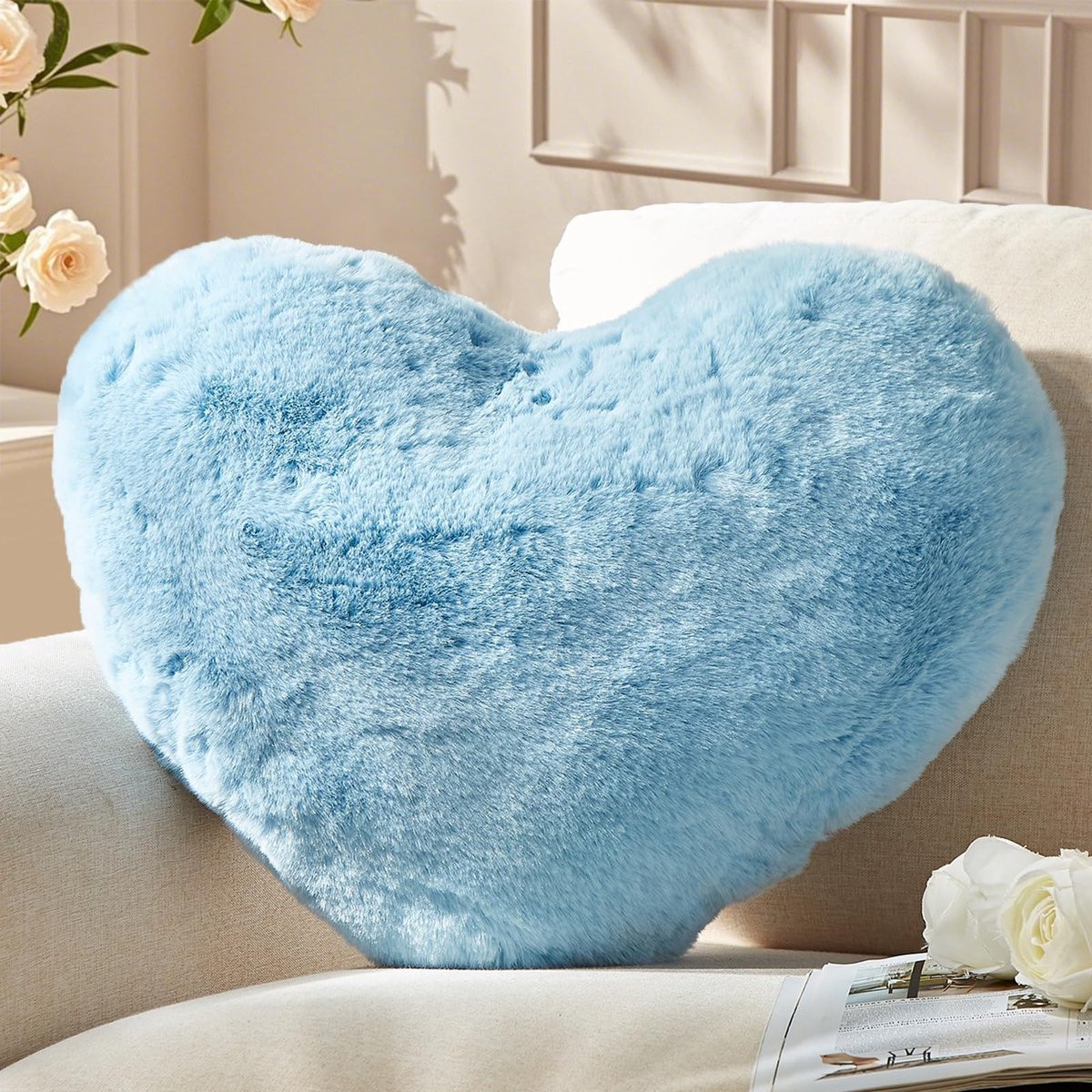 Omgoods Lichtblauw Hart Kussen - Groot Decoratief Kussen voor Bank en Bed - B/D/H: 38 x 48 cm