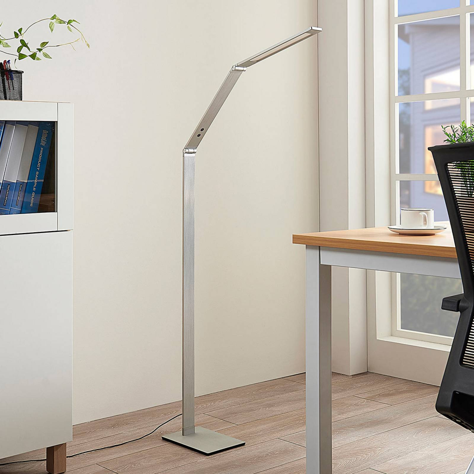 Lucande Nicano LED-vloerlamp - Grijs Aluminium - Dimbaar - Modern