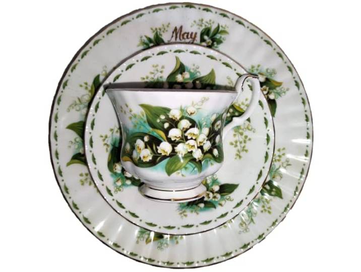 AngiesStrickZauber verkauft : Royal Albert/Original/flower of the month/MAI / 1 Tasse - 1 Untertasse - 1 Kuchenteller/Original/Bone China/England