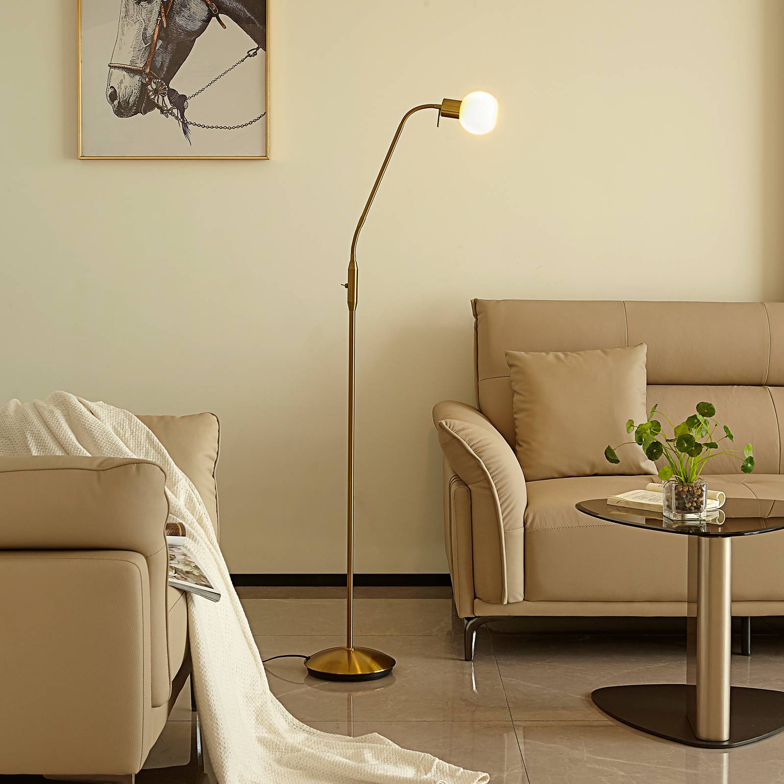 Stehlampe ELAINA Lindby, messing / gold, für Wohn- / Esszimmer, Metall, Modern, Stehlampe