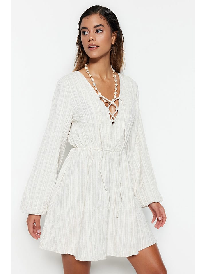trendyol Kleid in Creme - 36