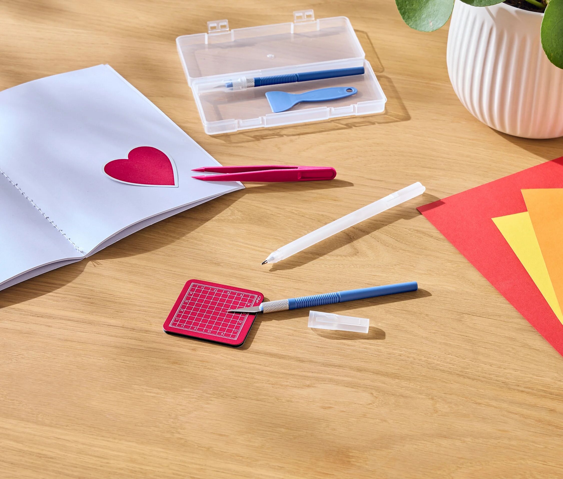 Tchibo - DIY-Bastelwerkzeug-Box - mehrfarbig