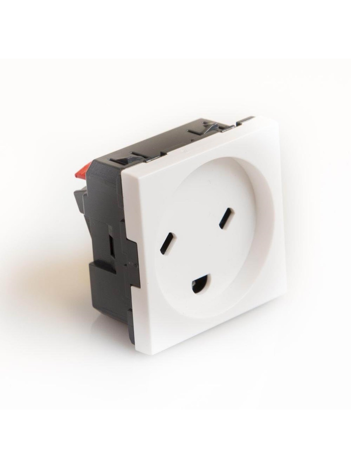 Legrand 2p+e skt tamperproof danish std