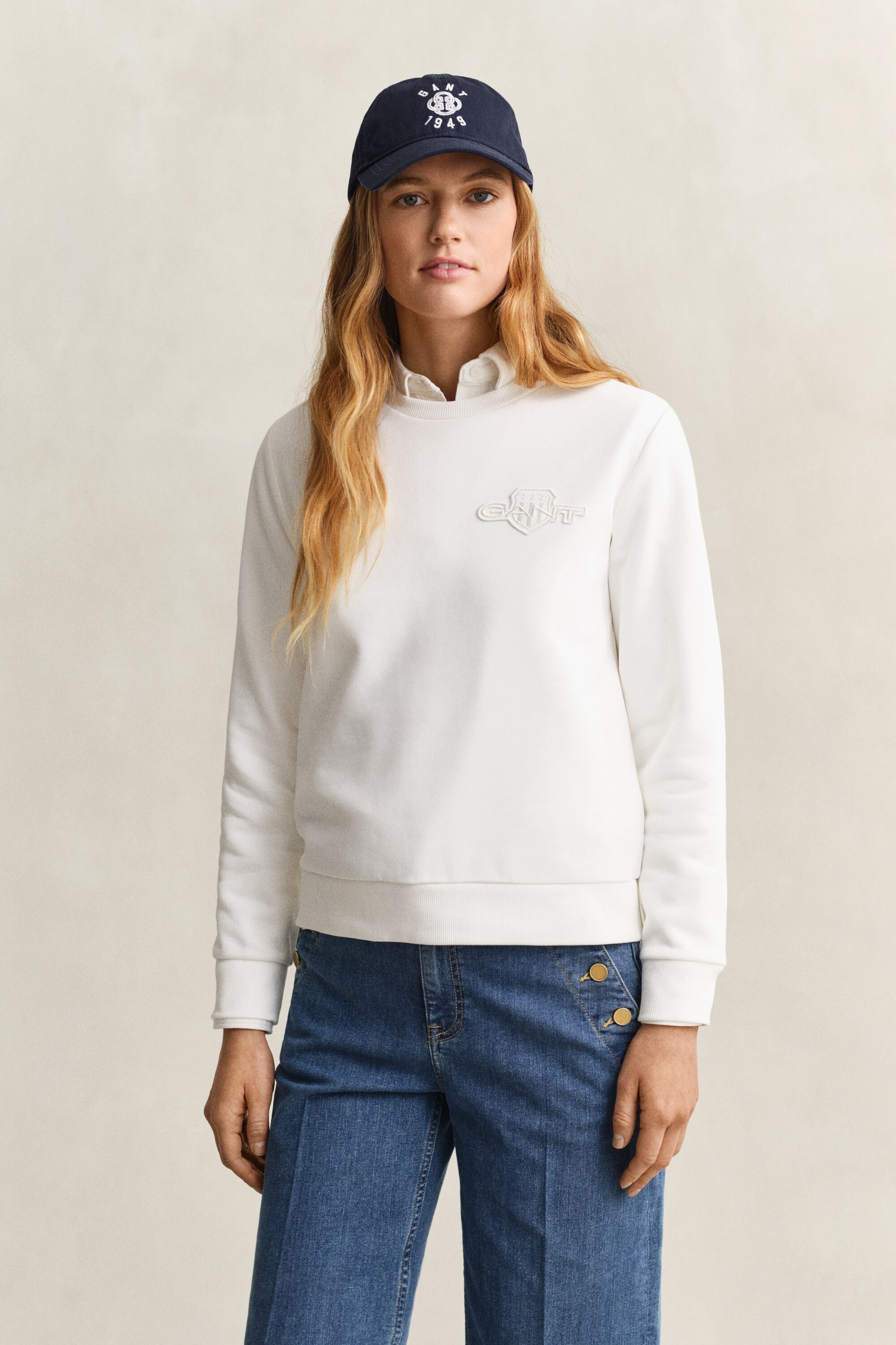Gant "REG TONAL SHIELD C-NECK SWEAT", Ton in Ton Stickerei, Rundhals eggshell 3XL