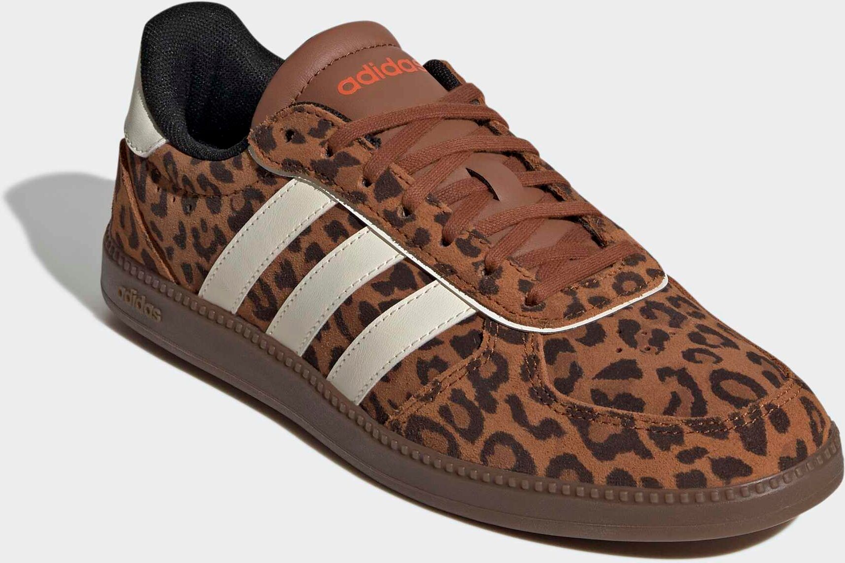 Sneaker ADIDAS SPORTSWEAR "BREAKNET SLEEK", Damen, Gr. 36, dusky bronze, cream weiß, gum5, Leder, Synthetik, Schuhe Sneaker, inspiriert vom Design des adidas handball spezial dusky bronze, cream weiß, gum5 36