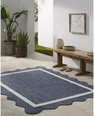 Livabliss Miami Beach Traditional Indoor / Outdoor Area Rug