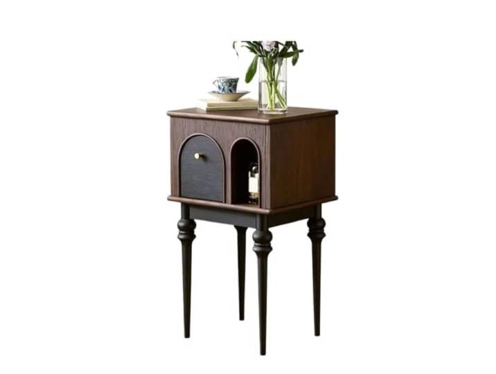 Nachtkästchen Vintage-Nachttisch aus massivem Holz mit offener Nische Das gewölbte Ausschnittdesign und die schlanken Beine heben den gesamten Schrankkörper an(Colormatching)