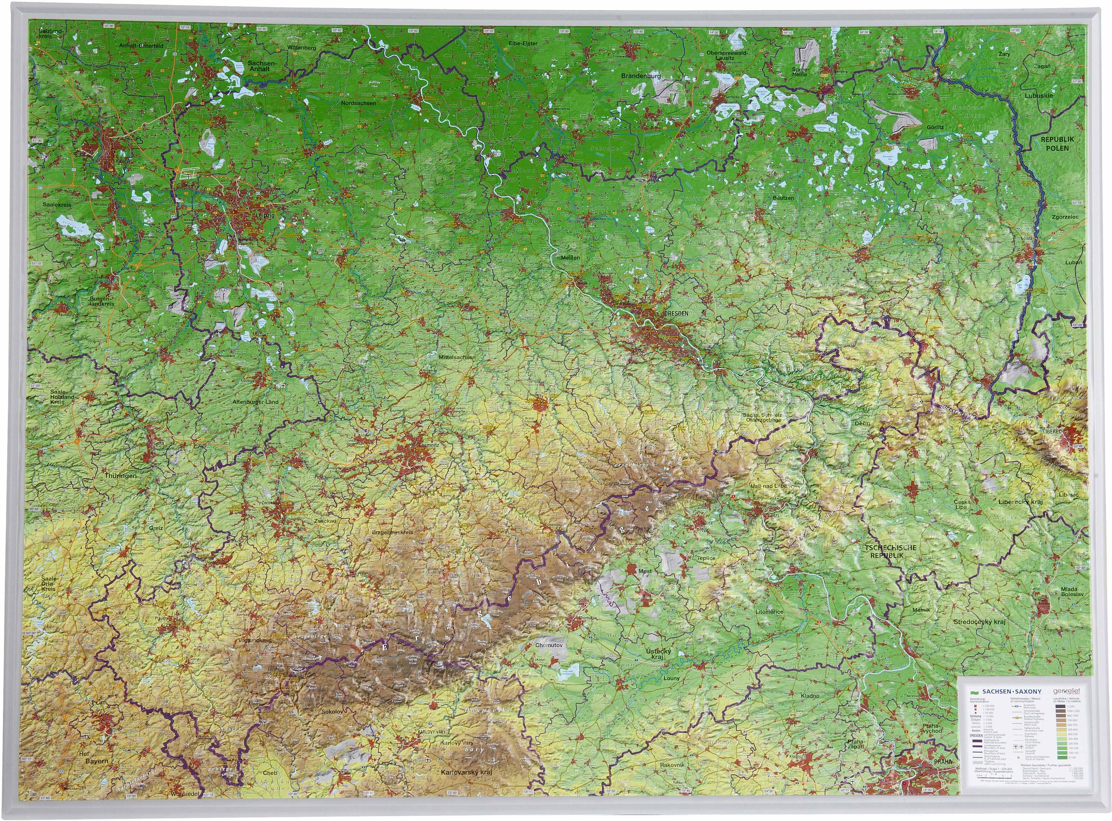 Carte murale en relief - Saxe (en anglais) - 77 x 57 cm   Georelief