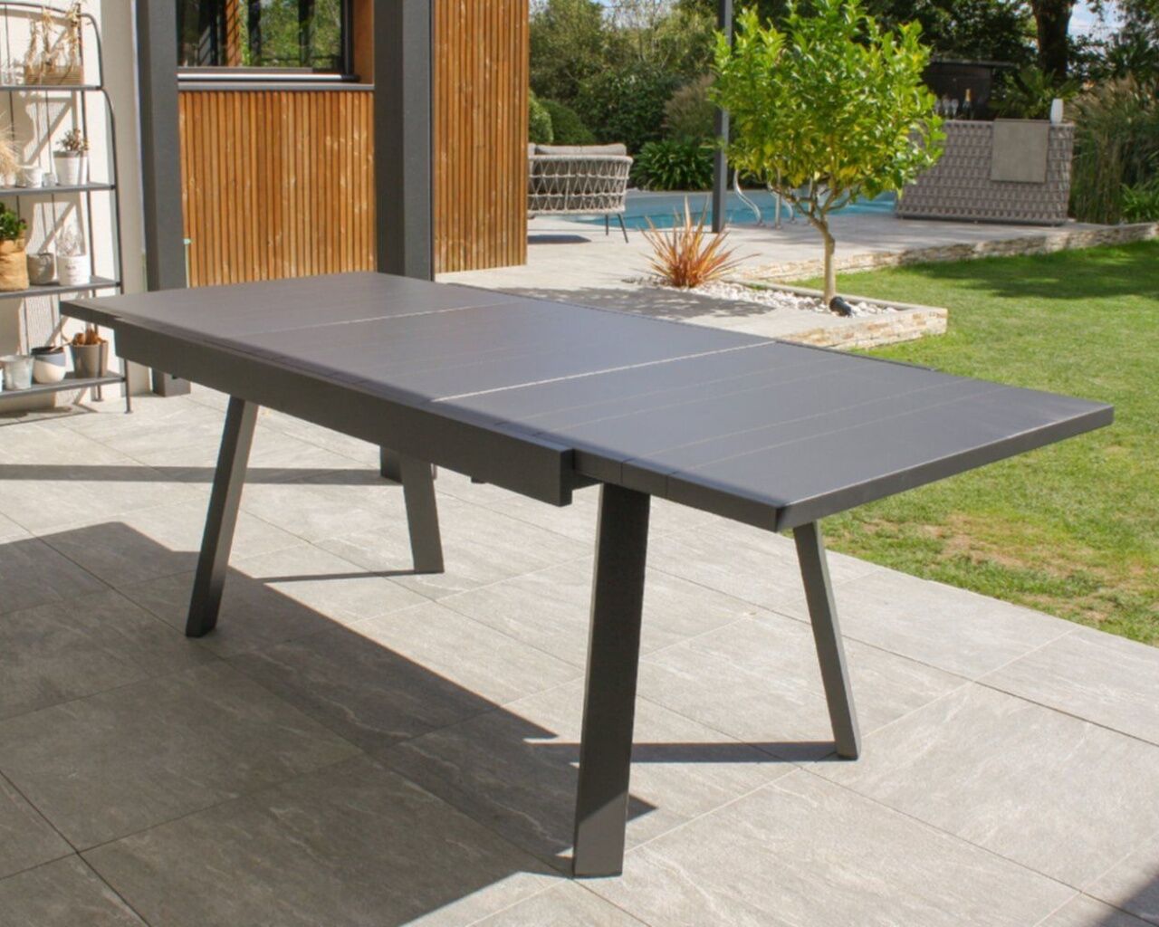 Table de jardin STOCKHOLM 200/300x96cm aluminium rallonge intégrée DCB Garden