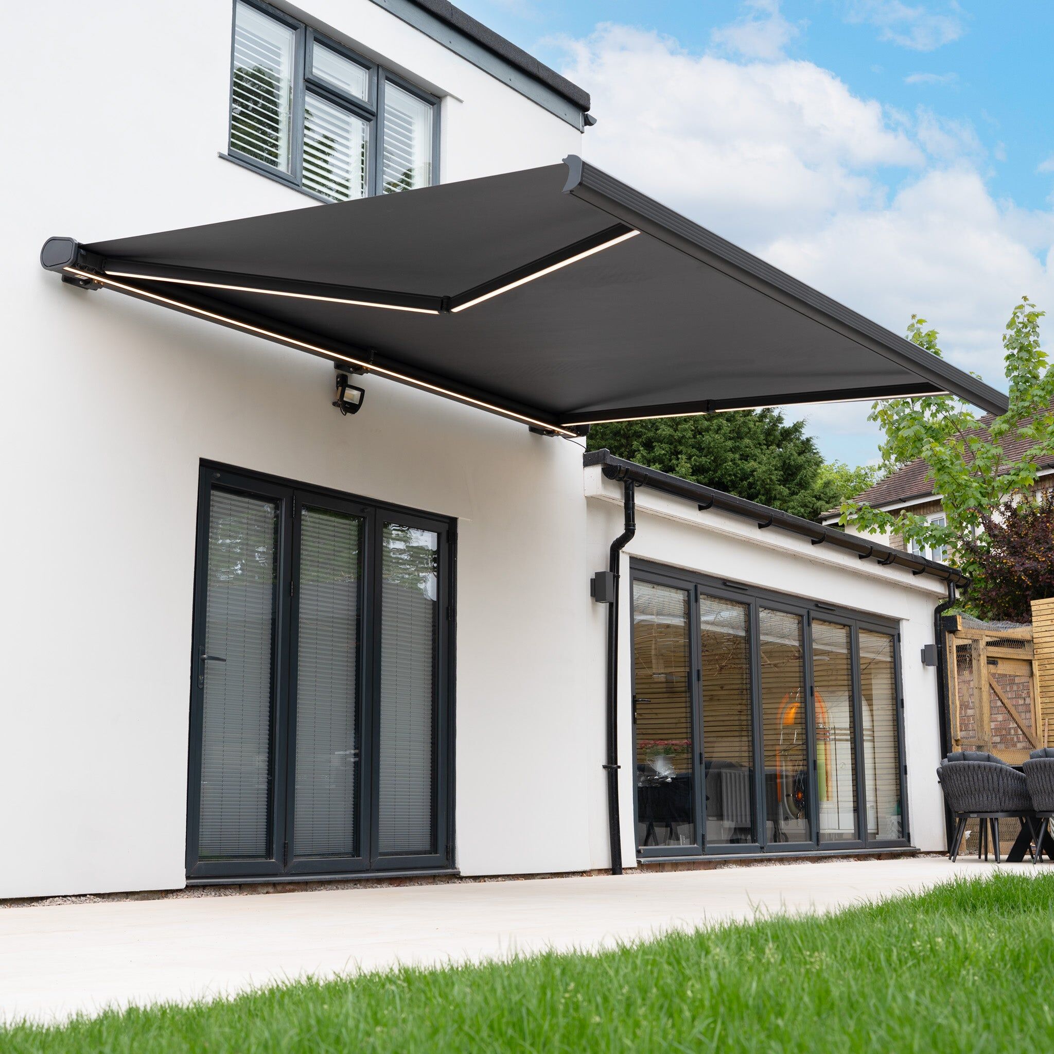 Harbour Lifestyle 3m x 2m Electric Motorised Awning in Grey