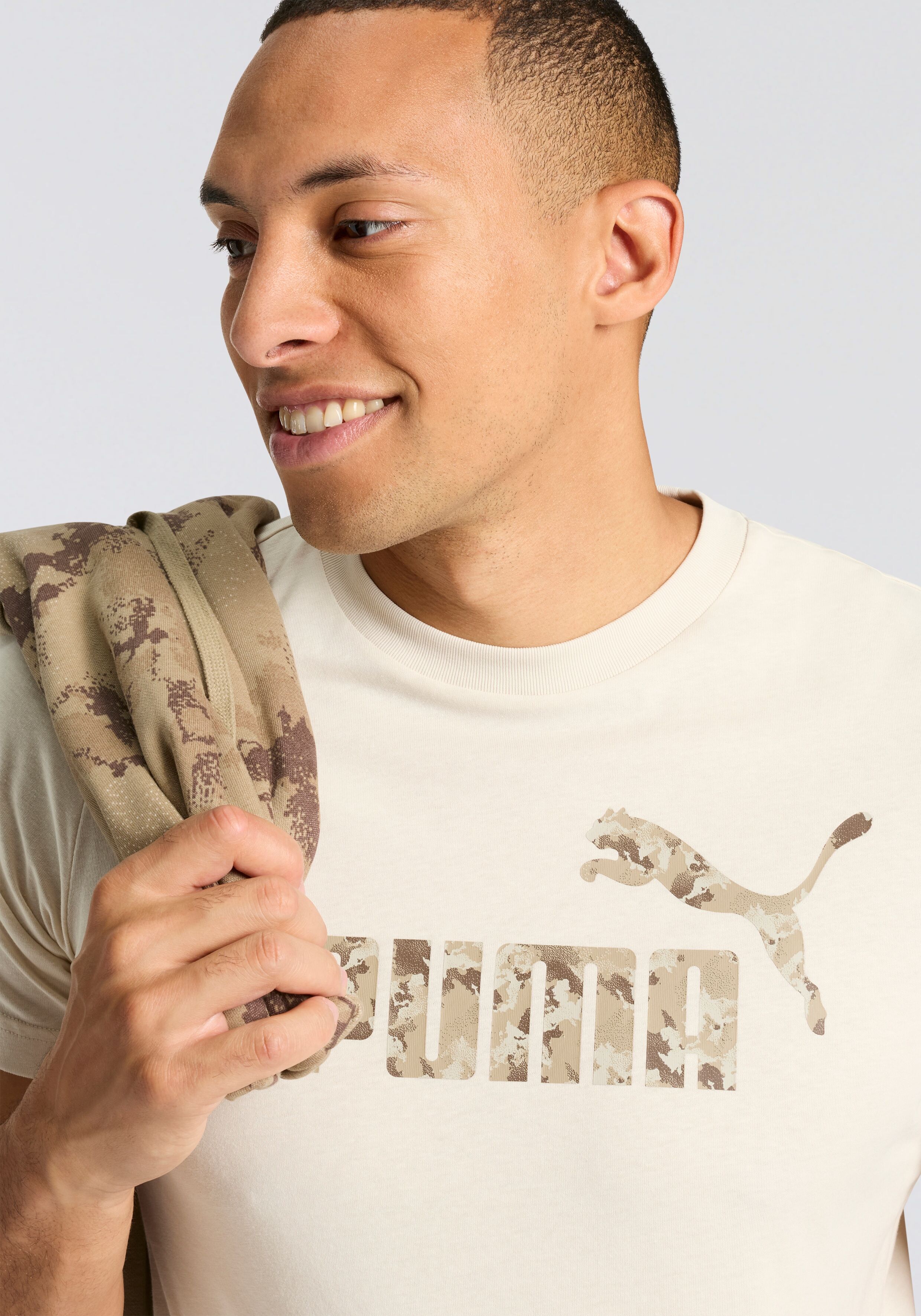 T-Shirt PUMA "ESS CAMO TEE", Herren, Gr. XXL, weiss (alpine snow), Jersey, Obermaterial: 100% Baumwolle, tarnfarben, regular fit normal, Rundhals, Shirts T-Shirt, gerade Passform, Kurzarm, für Alltag und Freizeit alpine snow XXL
