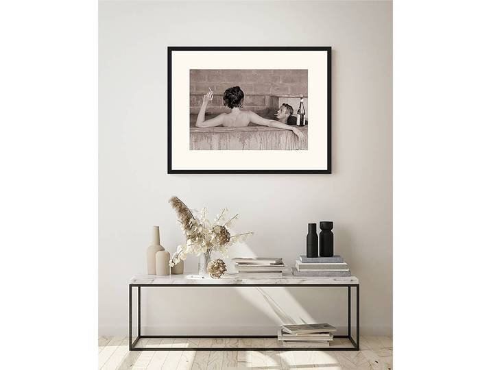 Bild Chilling in Big Sur Rahmen: Massivholz Buche, lackiert Abdeckung: Plexiglas Schwarz 93 x 73cm