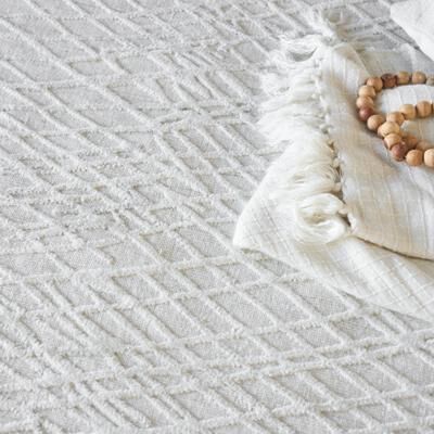 EXQUISITE RUGS Crescendo Hand-loomed Bamboo Silk Ivory Area Rug.