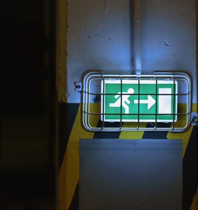 Optonica Bloc de secours BAES LED Batterie 4 Pictogrammes 4W IP65