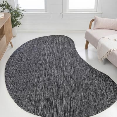 JONATHAN Y Evan Modern Rustic Organic Curve Indoor/Outdoor Shaped Area Rug