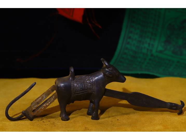 Statue de Vache Cinabre en Bronze de 4 Pouces, Collection de Temple Tibétain, Serrure en Laiton, Lucky Bull, Hall de Culte, Maison de Ville, Exorcisme