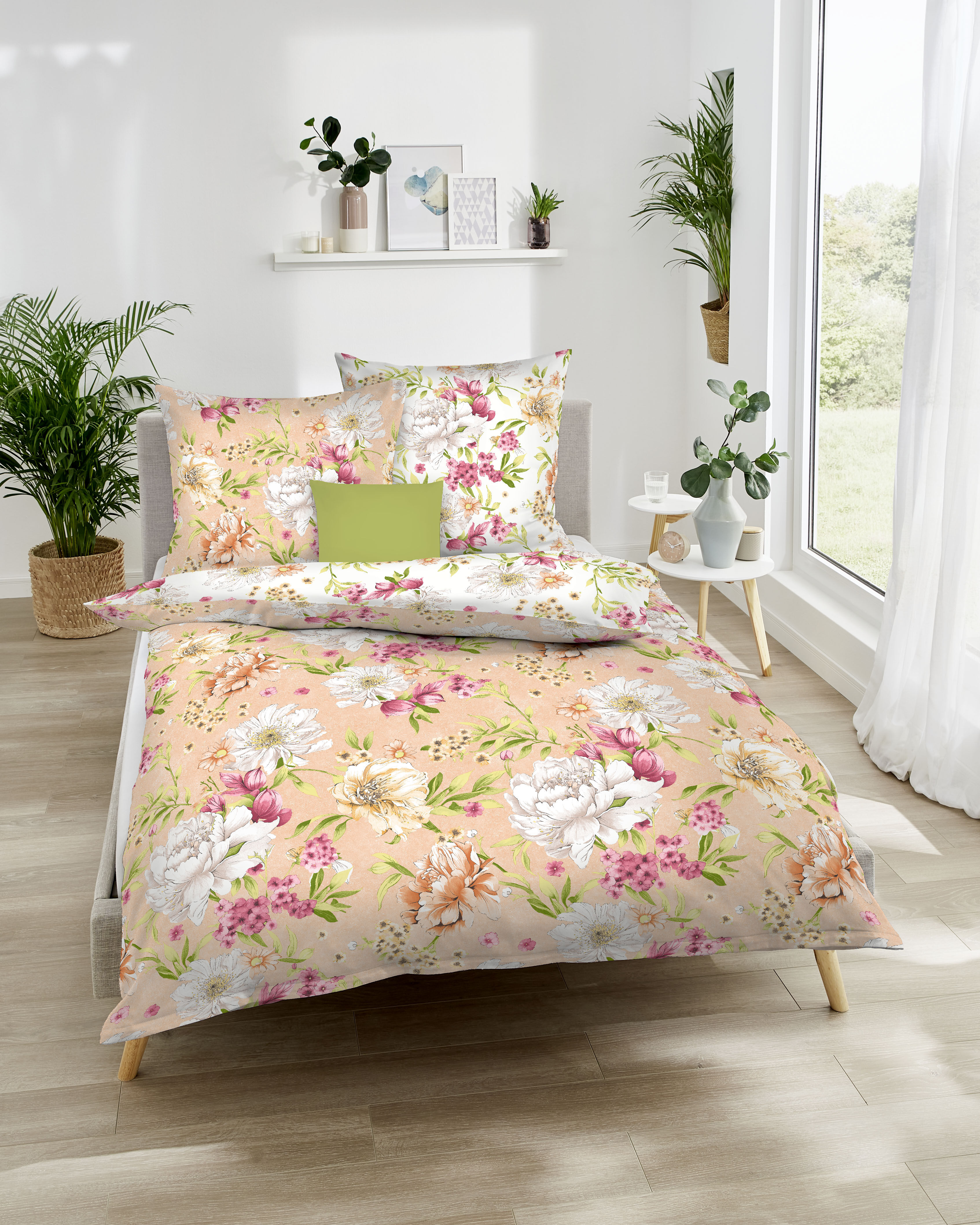 Wendebettwäsche KAEPPEL "Flirtation", rot (apricot), B/L: 155cm x 220cm, 1 Stk., 1 Stk., Mako-Satin, B/L: 80cm x 80cm, 2 Stk., Mako-Satin, Obermaterial: 100% Baumwolle, Bettwäsche, Wendebettwäsche, Mit Blumen