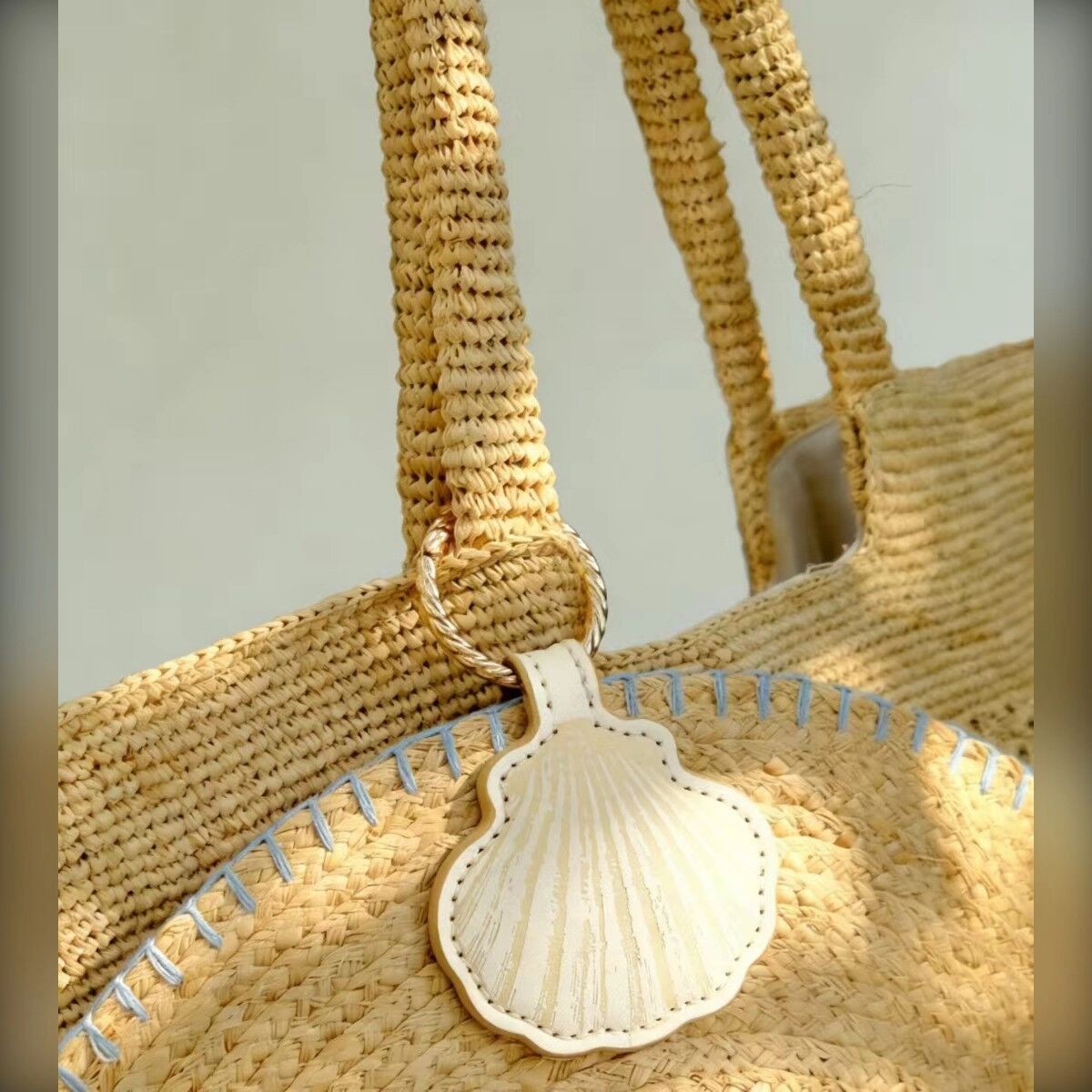 INF 2-in-1 magnetischer Brillenclip — PU-Leder Sonnenbrillenhalter mit Lanyard und Schlüsselanhänger Beige