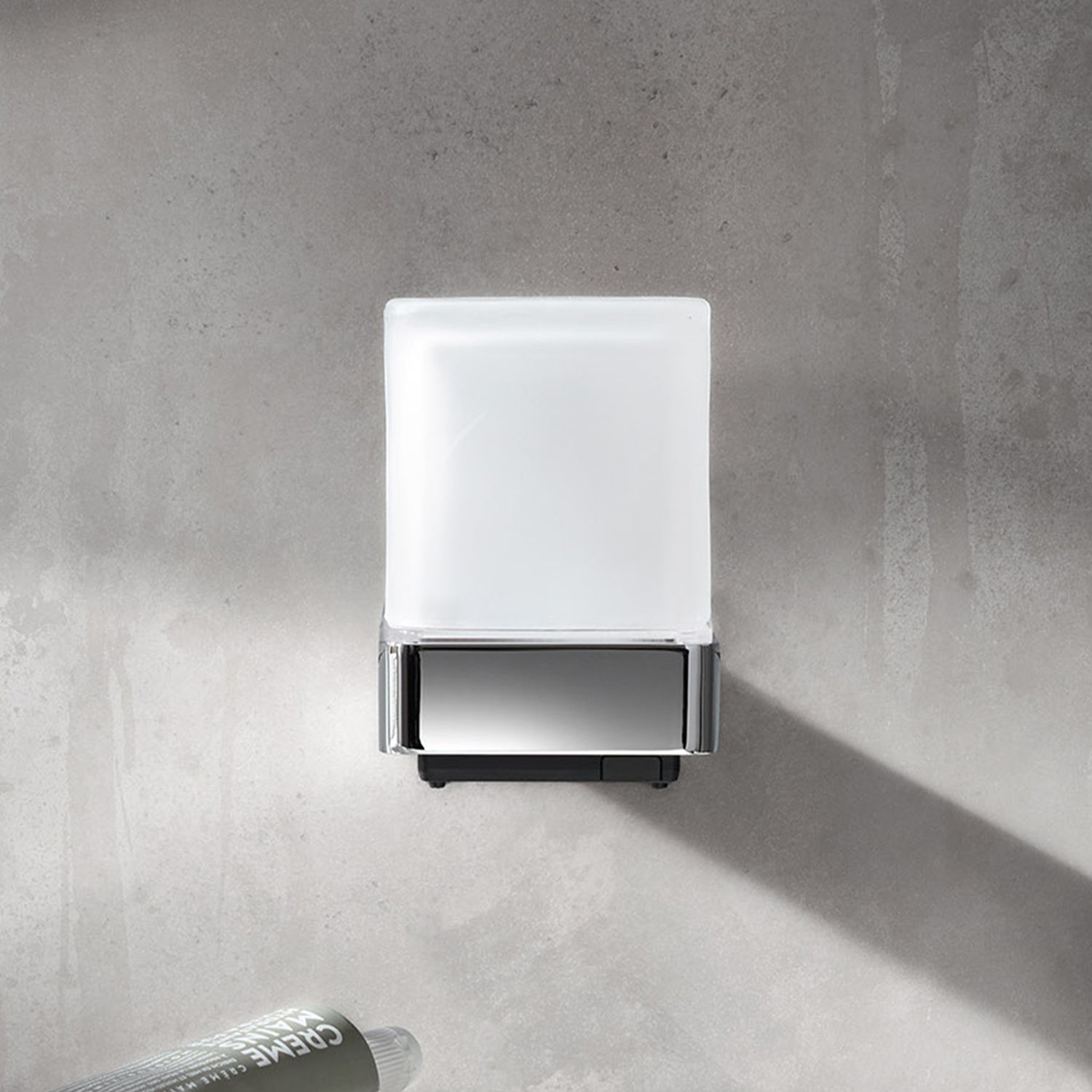 Emco Loft Sensor-Seifenspender mit Stülpbecher aus satiniertem Kristallglas