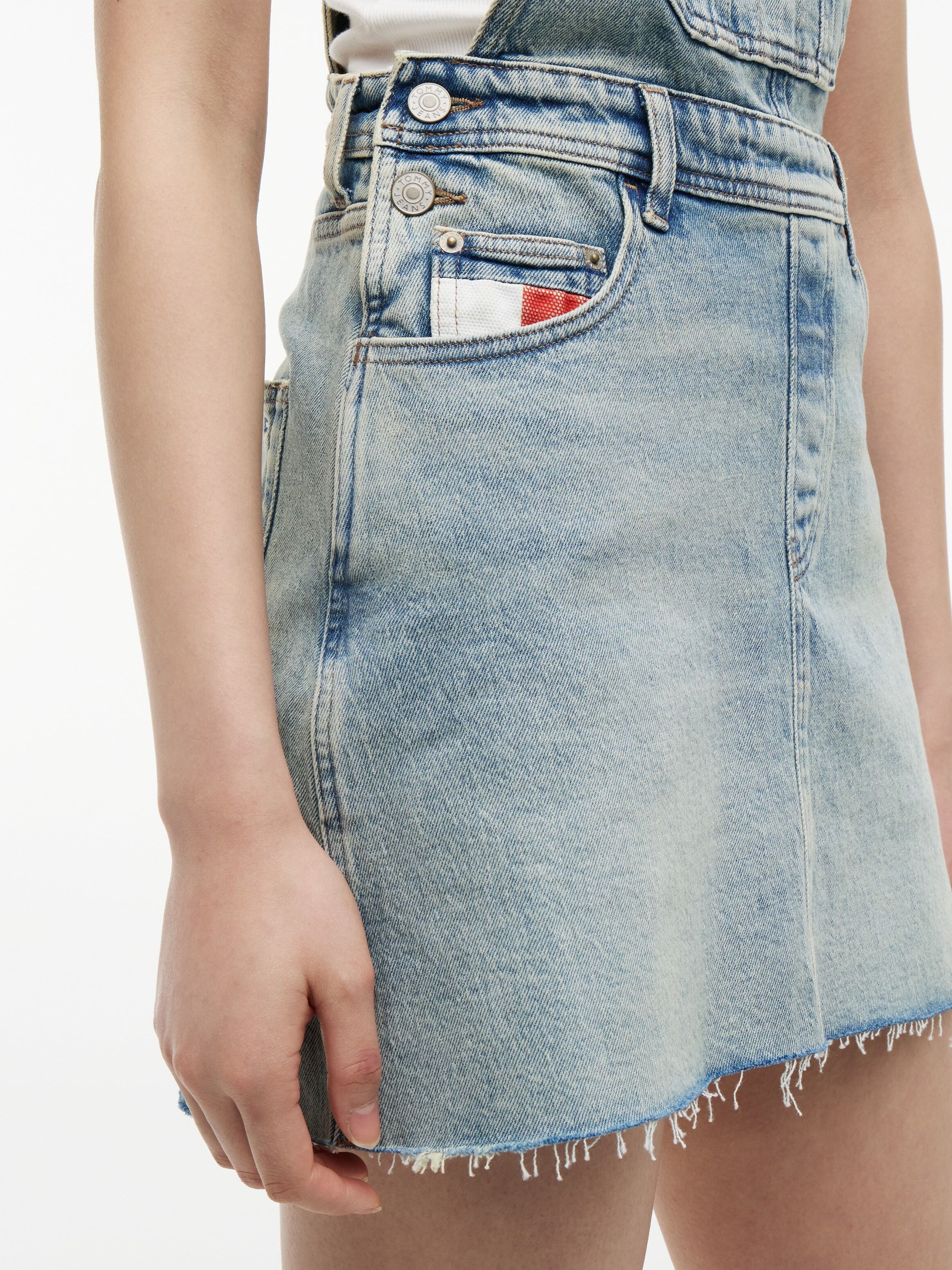 Jeanskleid TOMMY JEANS "DENIM DUNGAREE DRESS RWB CJ6115", Damen, Gr. XL (46), N-Gr, denim light, Denim/Jeans, Obermaterial: 99% Baumwolle, 1% Elasthan, unifarben, kurz, Kleider Jeanskleid, Baumwollmischung denim light XL (46), N-Gr