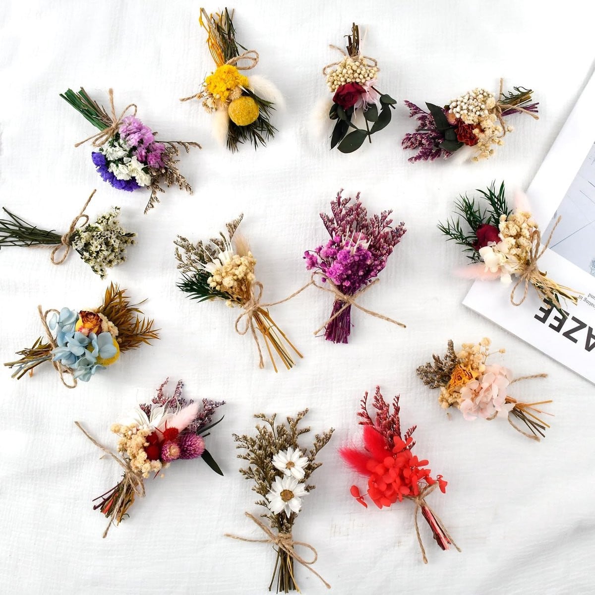 Mini-boeket gedroogde bloemen met vergeet-mij-nietje en gipskruid voor natuurlijke decoratie