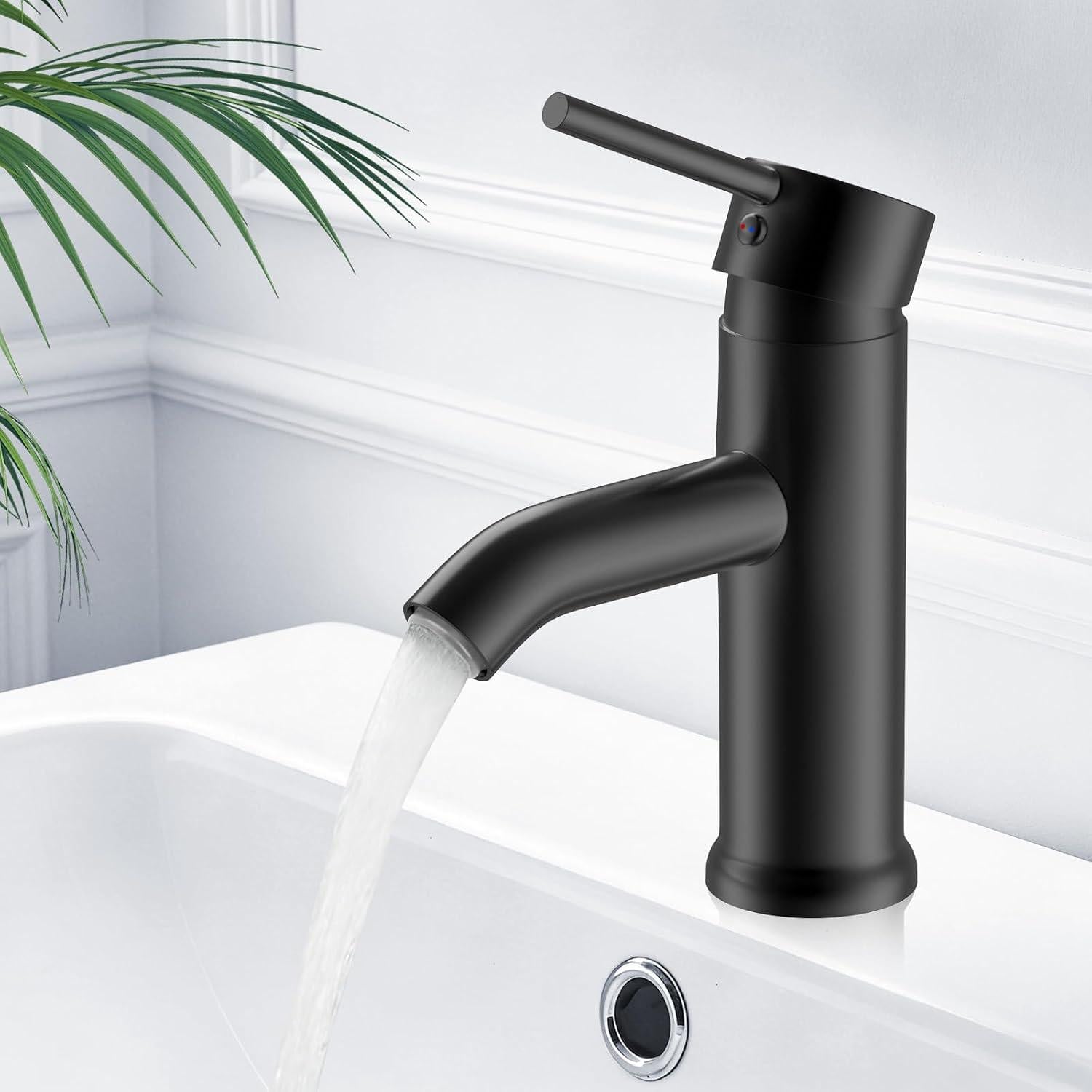 Eenhandige roestvrijstalen keukenkraan met eenvoudige bediening voor water en temperatuur