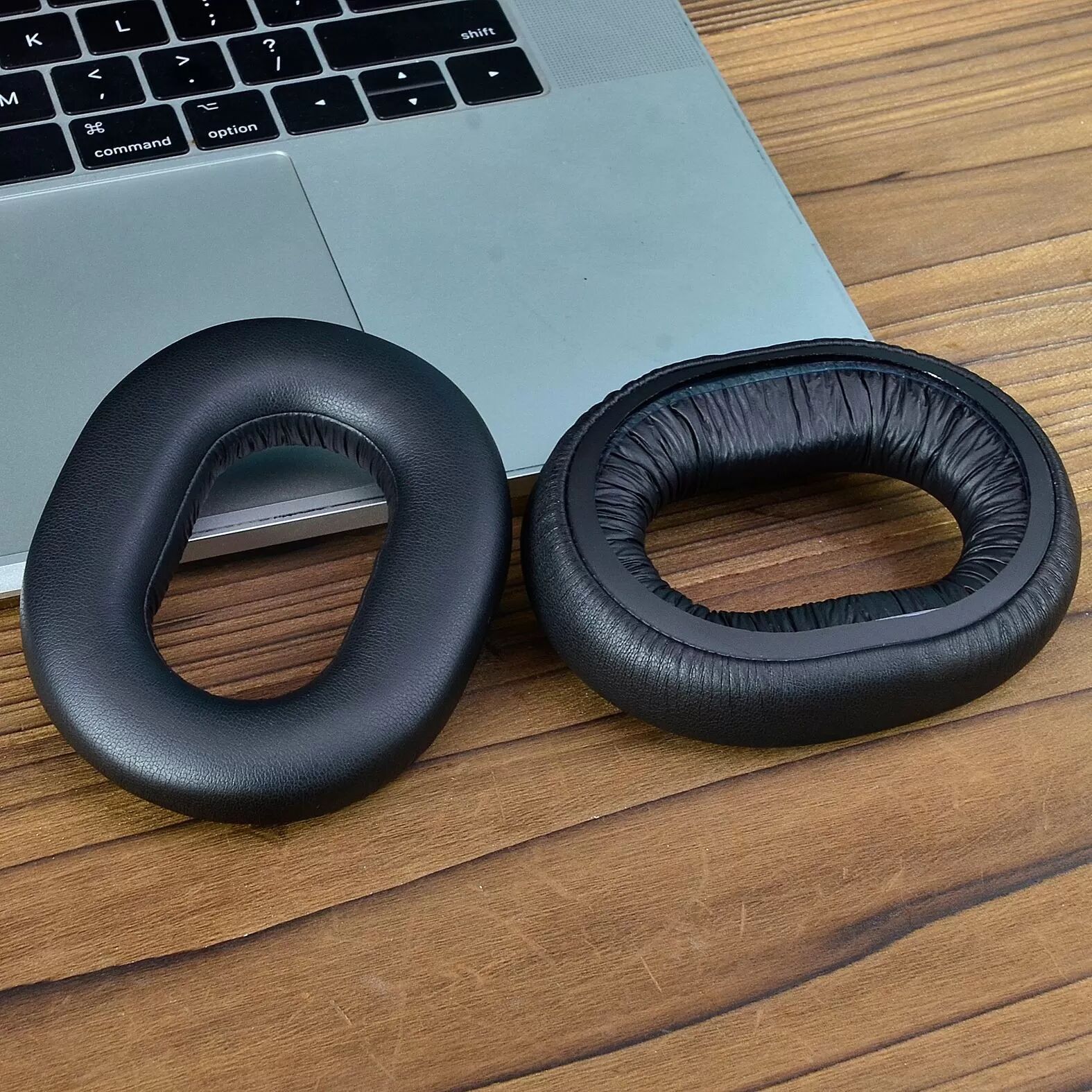 INF Ersatz-Ohrpolster für Plantronics BackBeat FIT 6100 Schwarz