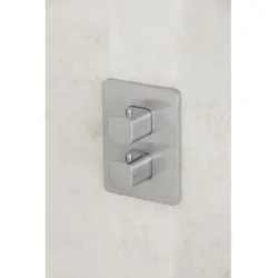 Herzbach Ceo Fertigmontageset 36.500550.4.14 Unterputz-Thermostat soft, für 1 Verbraucher, Edelstahlfinish