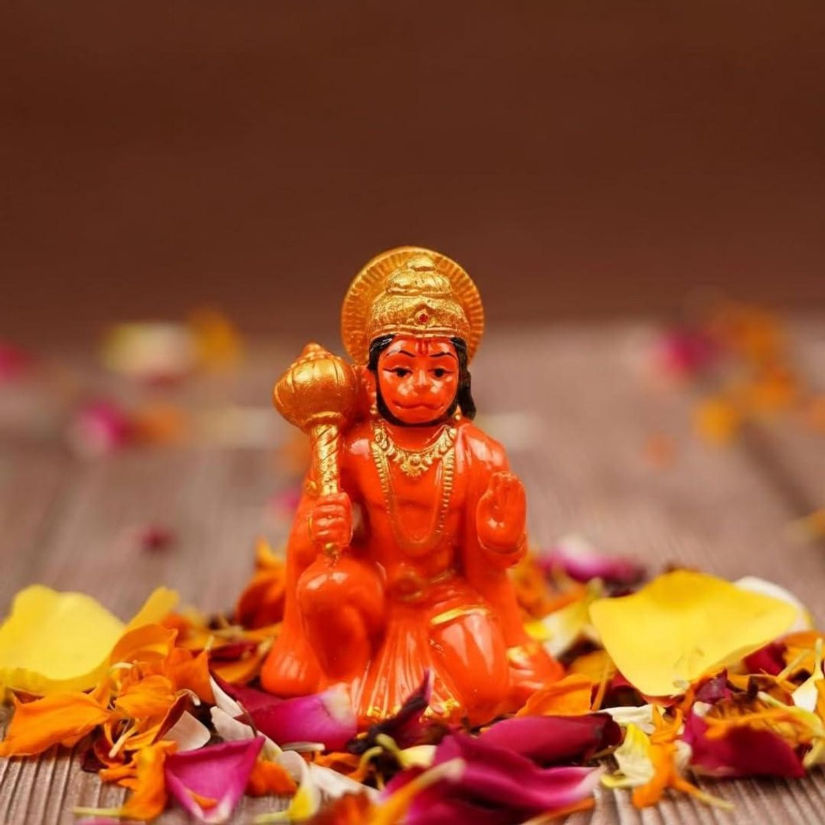 Handgemaakt Hanuman Ji Murti Balaji Kracht Sculptuur voor Auto Dashboard Puja, Oranje, H x B x D: 8 x 5 x 3 cm