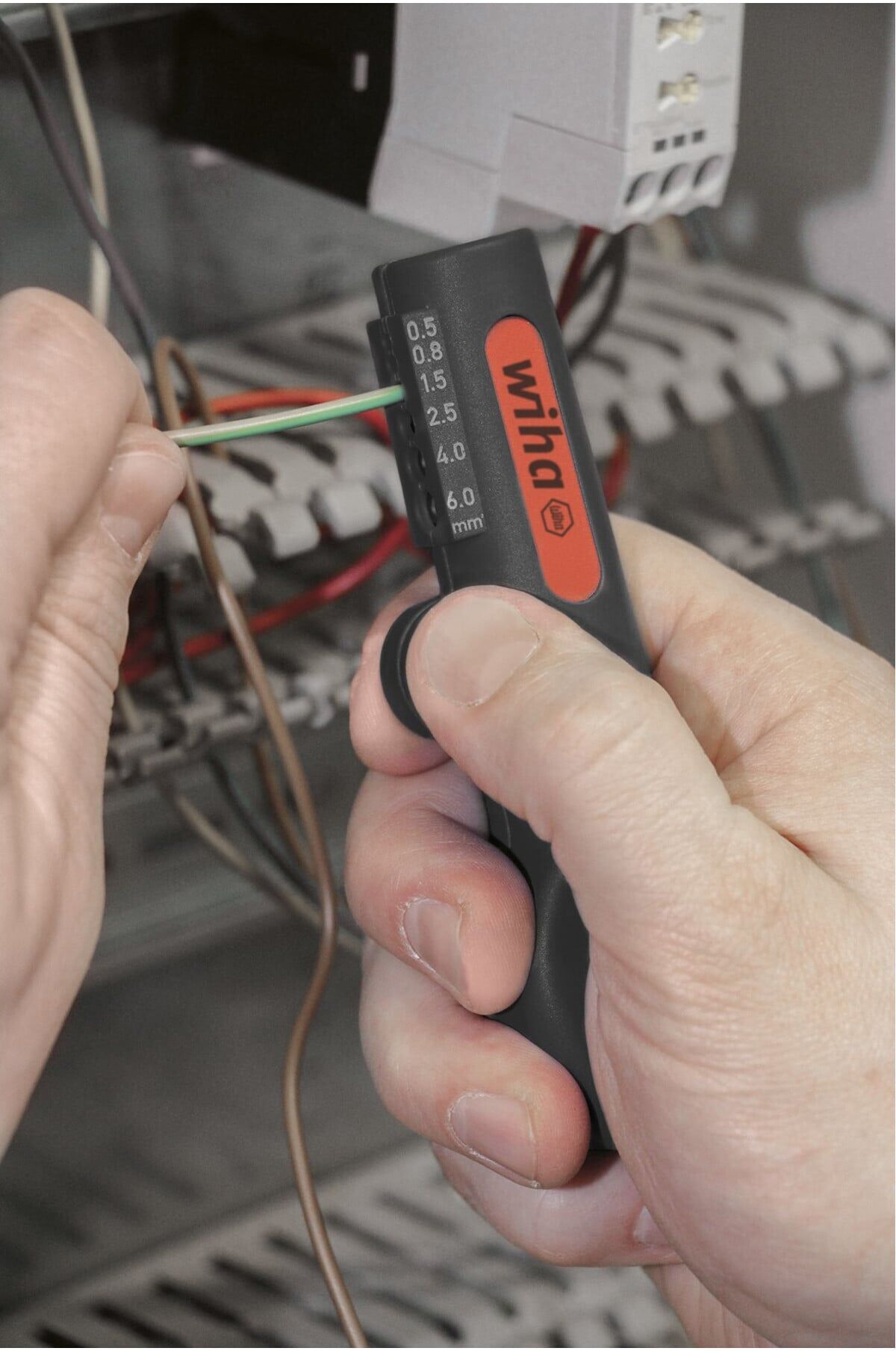 Wiha Abisolier-Multitool für Rundkabel (44242)