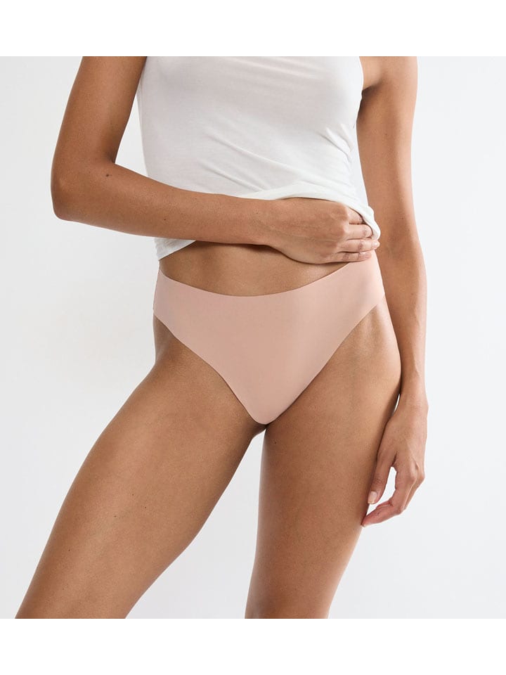 Triumph Slip "Pretty Micro" in Beige - S