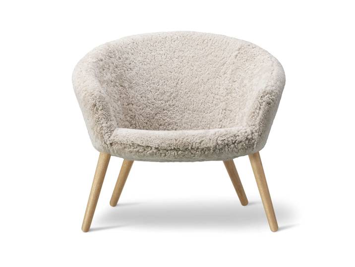 Fredericia Furniture Ditzel Loung-Sessel aus Schaffell Moonlight-oak