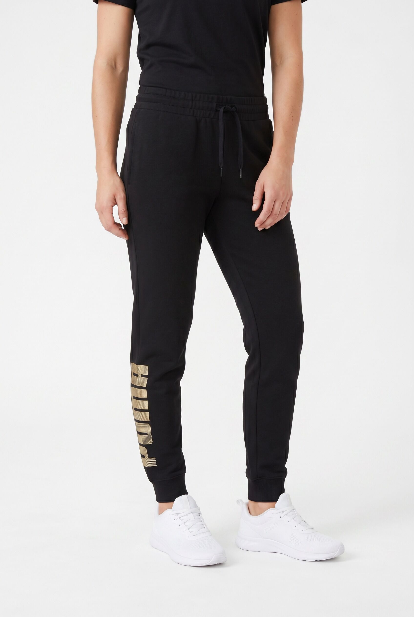 Trainingshose PUMA "ESS LOGO LAB METALLIC SWEATPANTS TR CL", Damen, Gr. M, N-Gr, schwarz (puma schwarz), Sweatware, Obermaterial: 68% Baumwolle, 32% Polyester, bedruckt, regular fit normal, Hosen Trainingshose, mit Eingrifftaschen, Regular Fit, sportliche