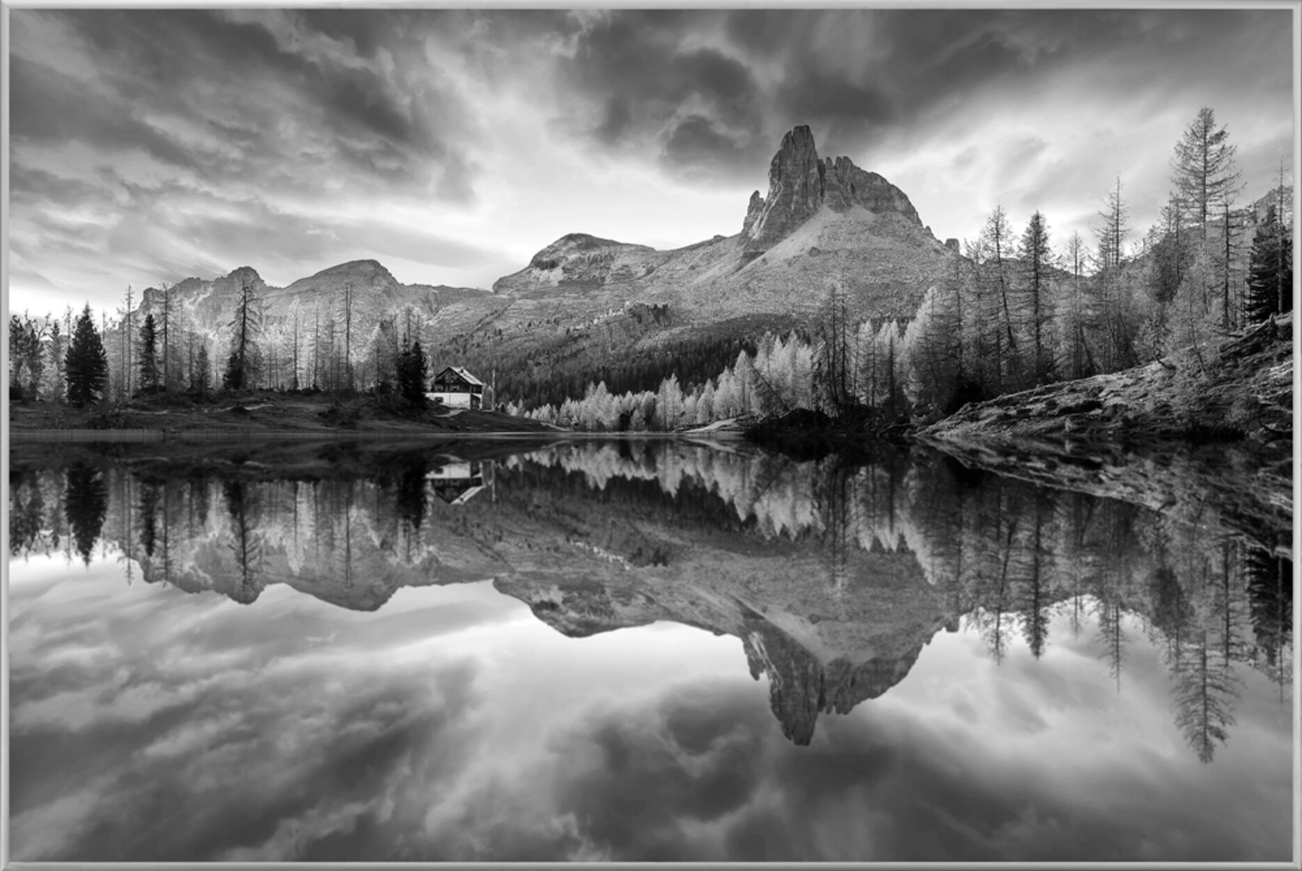 image LAND Spiegelnde Berge im Sonnenaufgang