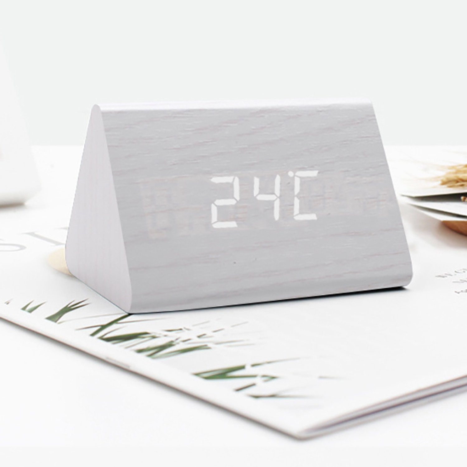 Moderne minimalistische houten wekker met LED-display, kalender en timer - Wit