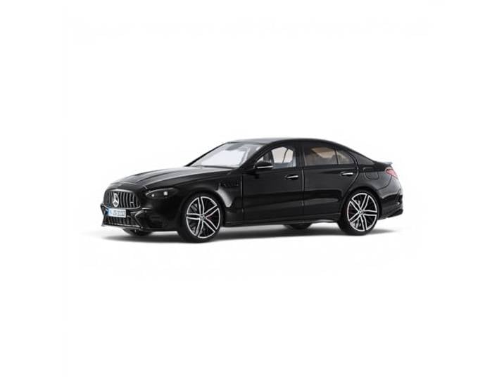 NZG Mercedes‑AMG C 63 S E Performance 1:18 Modellauto Hochwertiges Diecast Sammlermodell aus Metall, detailgetreue Performance‑Sportlimousine mit öffnenden Teilen