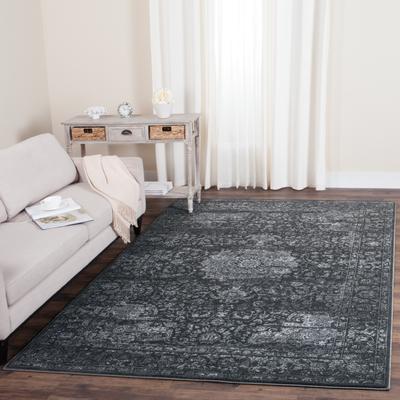 SAFAVIEH Carnegie Luvinia Distressed Oriental Rug