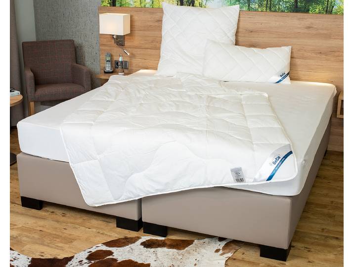 Couette légère BW60 155 x 220cm Blanc/Blanc Revêtement en percale de coton, garnissage en fibre climatique