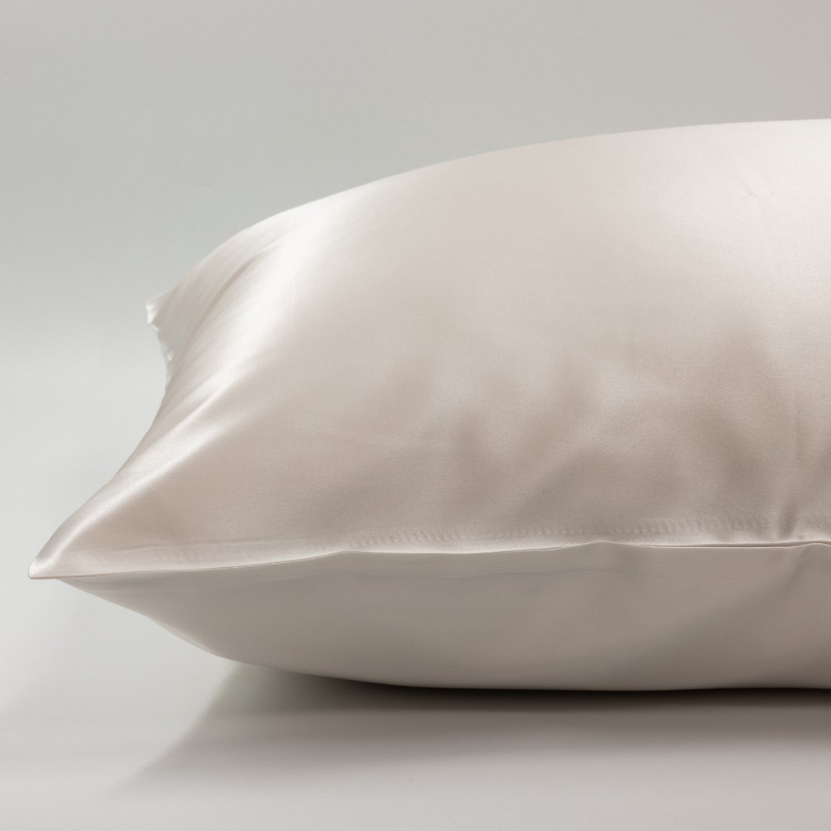 Silk Heaven Perfect Sleep Set Soft Ivory - Kussensloop en Slaapmasker voor volwassenen - 50x70 cm