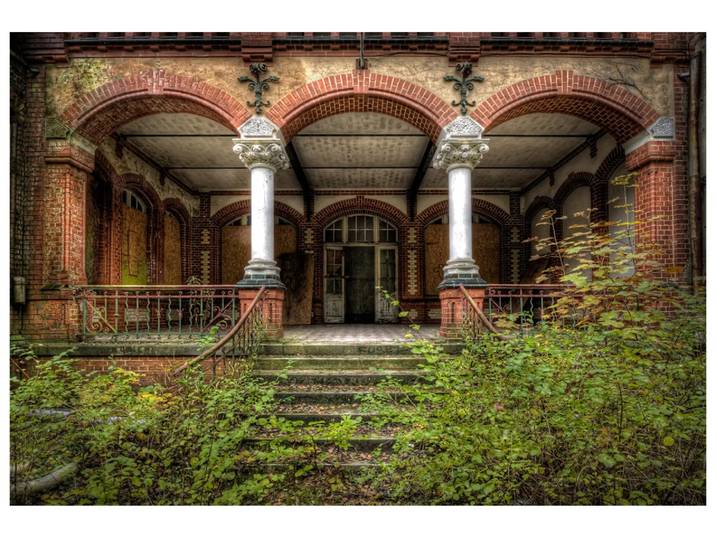 Digitaldruck auf Acrylglas Lost Place image LAND / Grösse: 140 x 66 cm