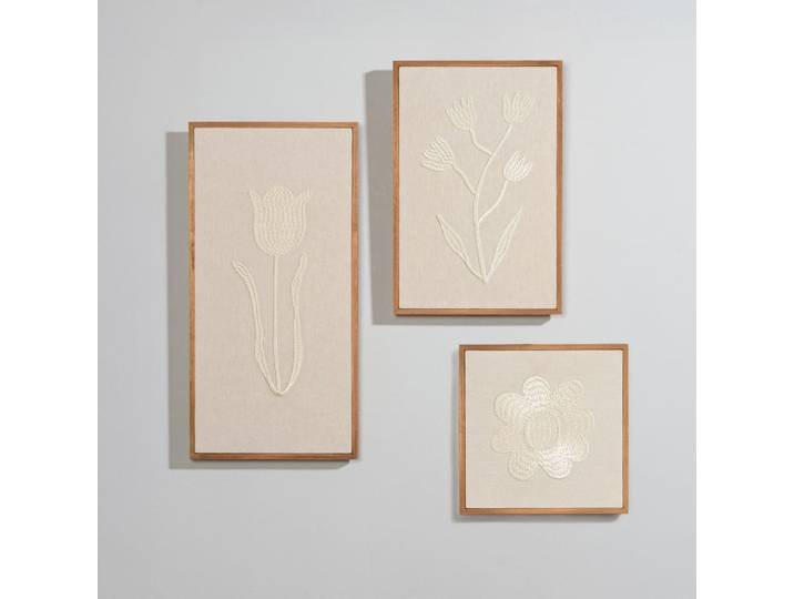 Beige Stoffe und gestickte Blumen (x3)