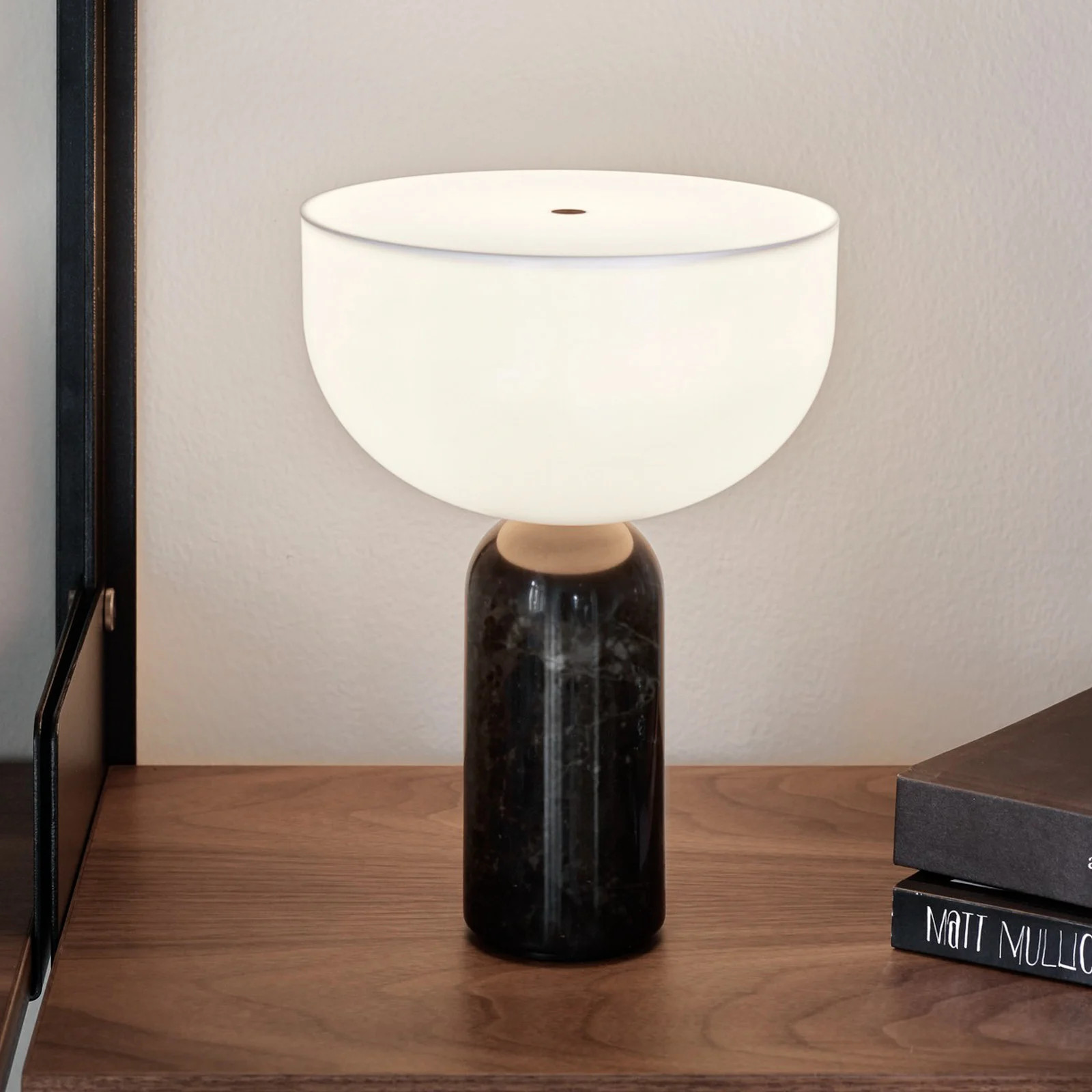 New Works Kizu Portable Tafellamp - Black Marmer en Metaal