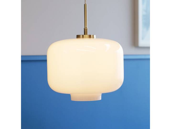 Arp Pendelleuchte Ø30 Opal/Brass - Dyberg Larsen - Wohnzimmer - Design - Glas - Mit Schirm