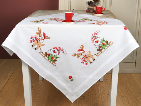 Stickmitteldecke "Wichtel &  Rentier"