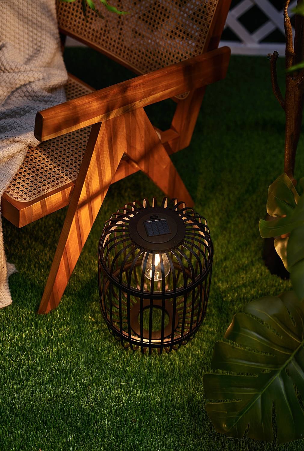 home24 Solar-lantaarn Sunshine Ray zwart van bamboehout met LED